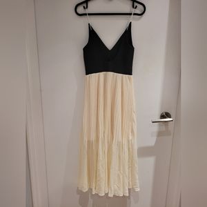 Aritzia Wilfred Dancer Dress